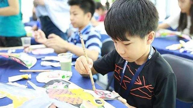 最强装b打脸系统，自信逆袭与华丽成就感的震撼展现